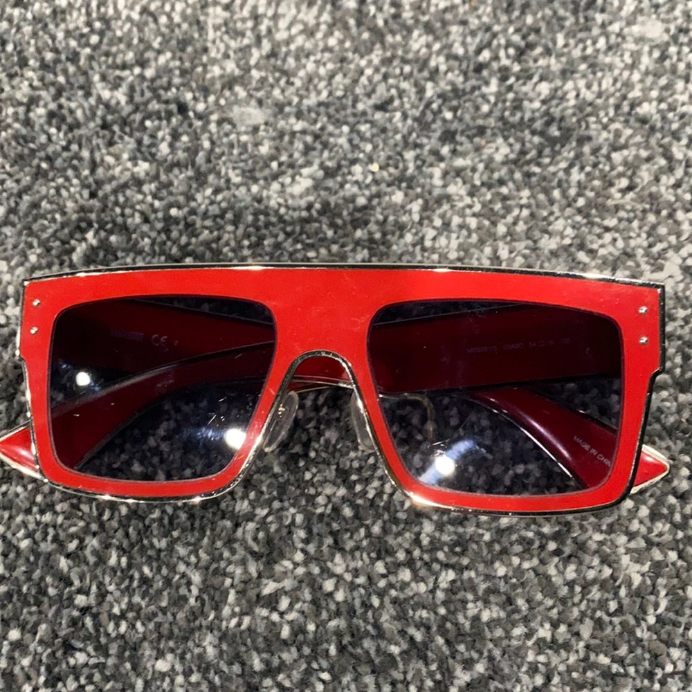 Women’s sunglasses